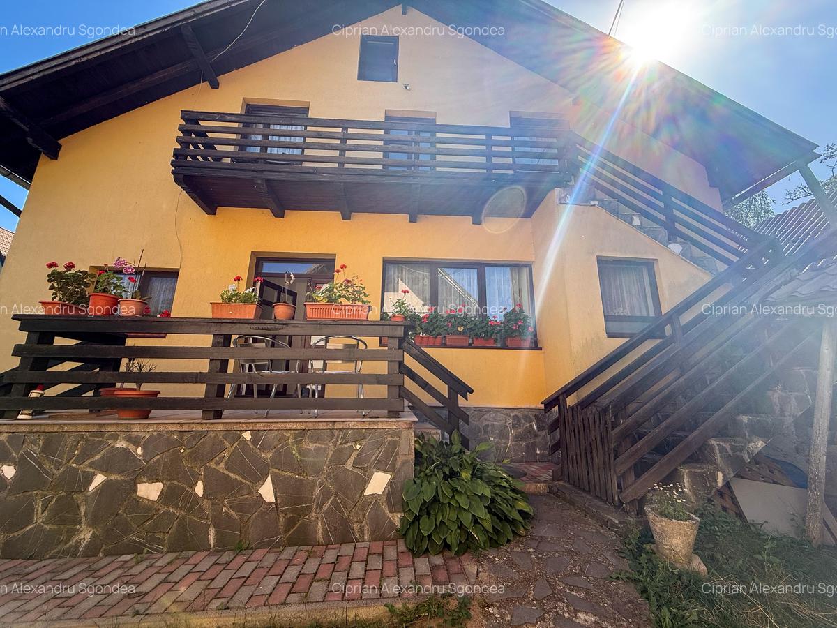 Casa De Vanzare Bran Simon 3 Km Moeciu - 1