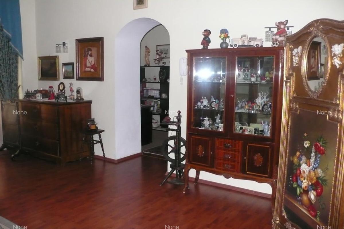 Casă cu 6 camere în Centrul Istoric - 7