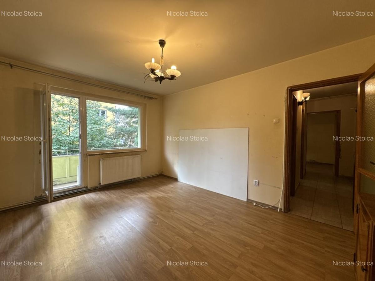 Apartament cu 3 camere semidecomandat, zona piata Astra - 3