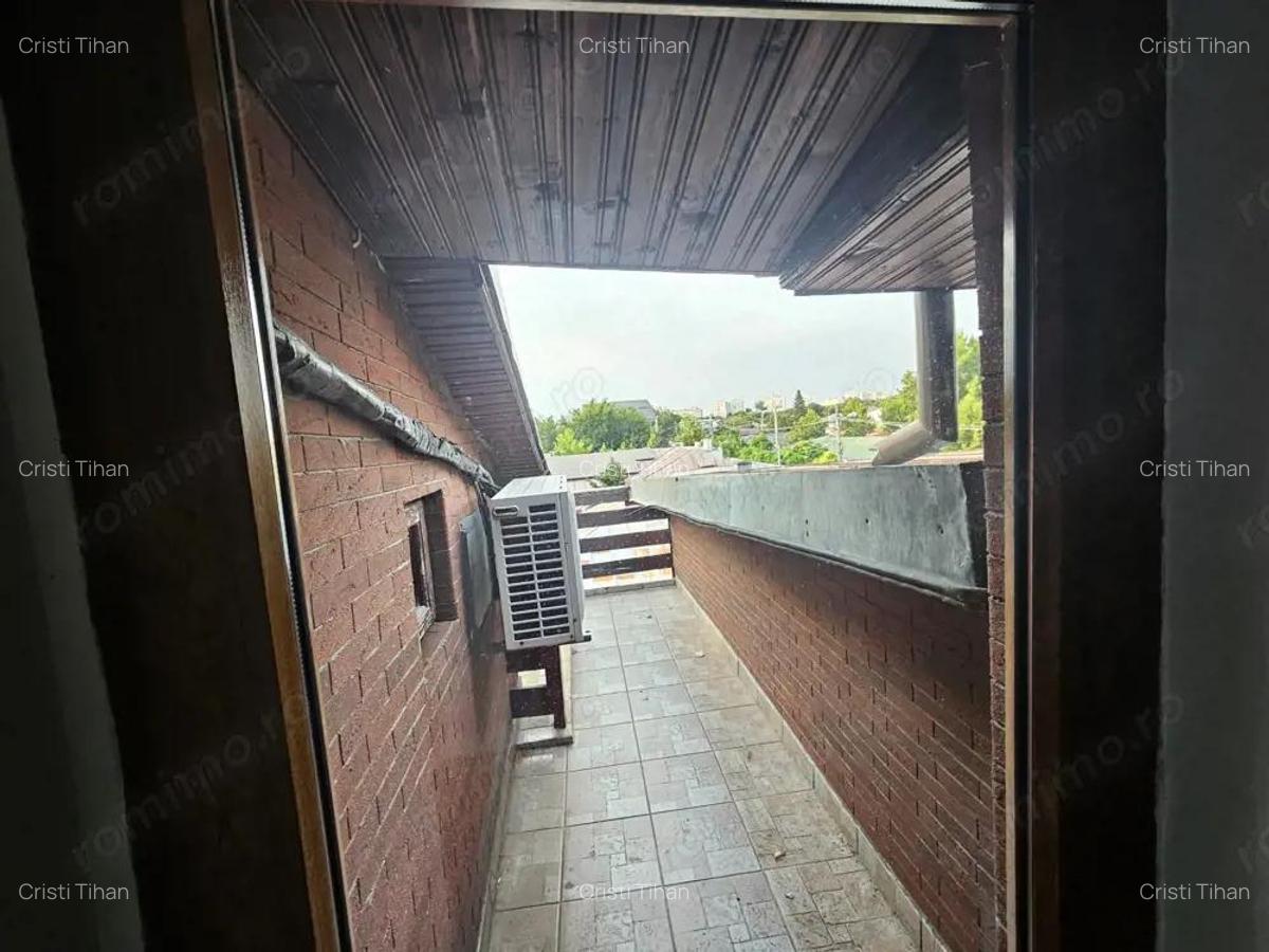 Casa 300mp utili- teren 550mp Sector 4 - Luica Giurgiului Piata Resita - 17