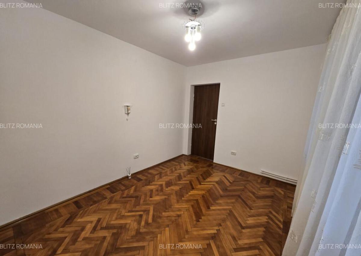 Apartament 3 camere, Nord Complexul Mare, etaj 1 - 5