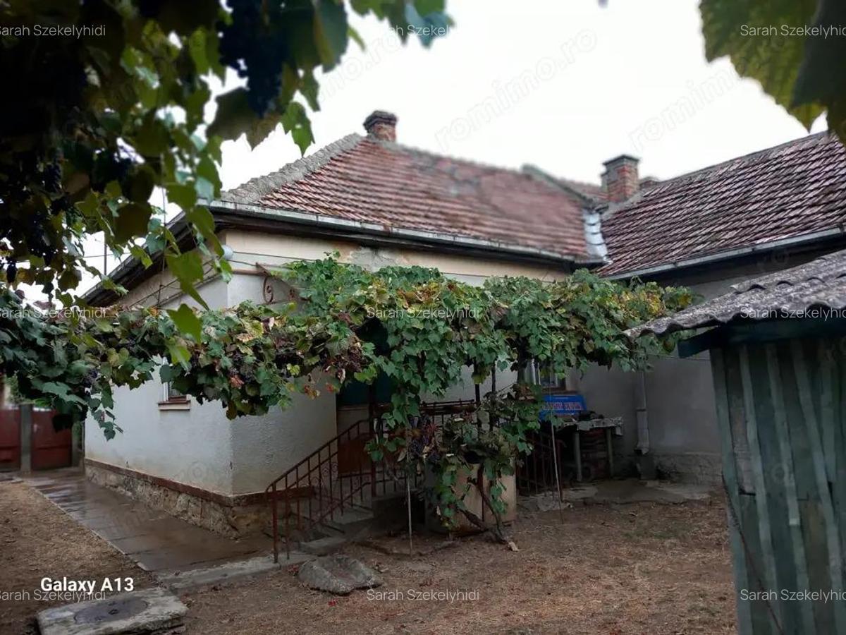 BRASADAS vinde casa 3 cam. zona Unirii teren 550mp. - 3