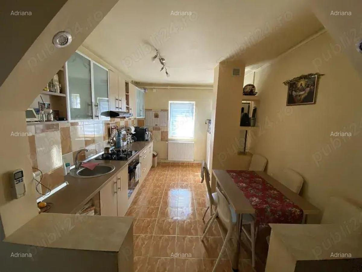 Apartament 3 camere Lipovei decomandat etaj 3 amenajat centrala proprie - 1