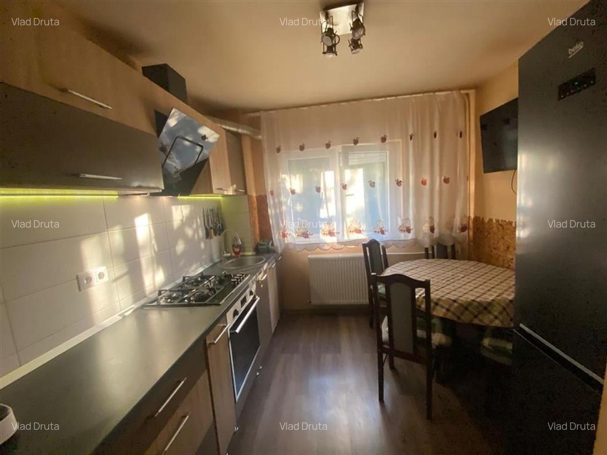 Apartament cu 4 camere decomandat în Rogerius - 4