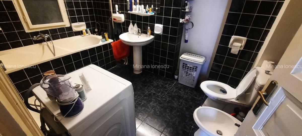 Apartament cu 4 camere semidecomandat în P-ța Victoriei - 10