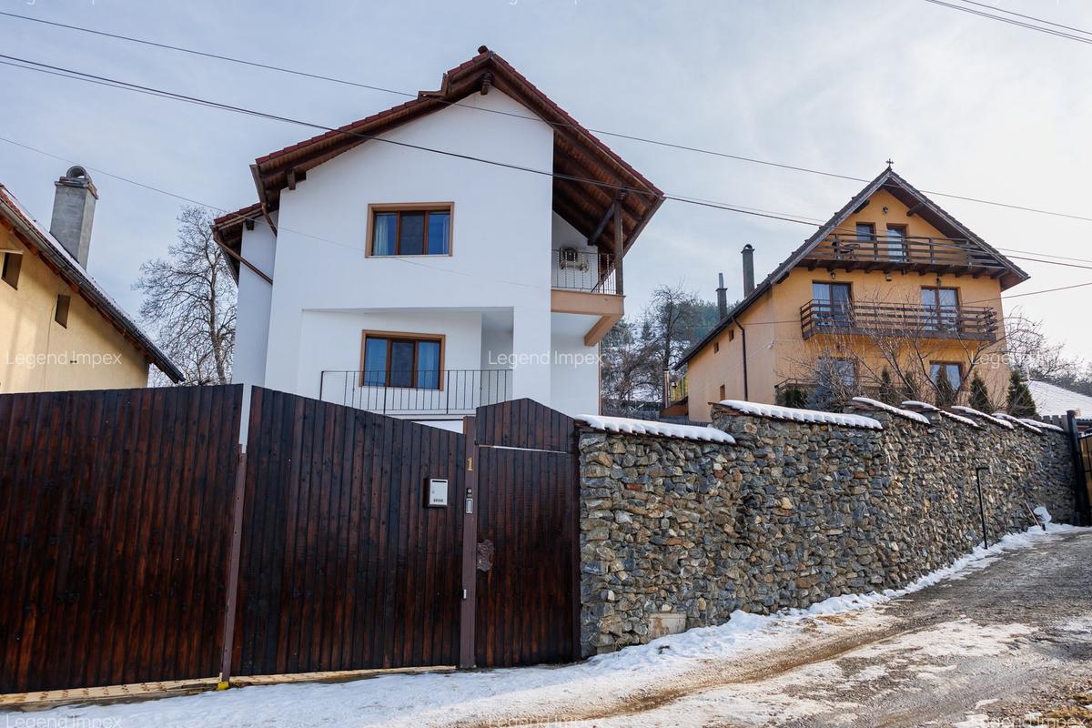 Casă cu 6 camere în Turcheș - 1