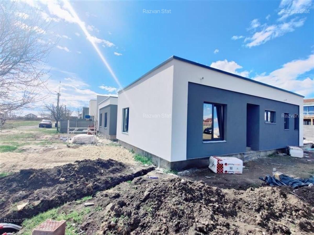 Casă cu 3 camere în Moșnița Nouă - 3