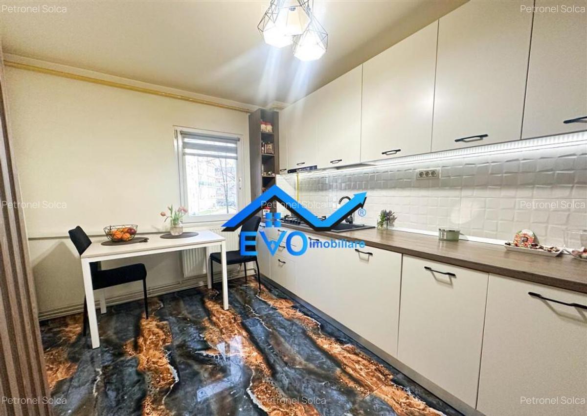 Apartament cu 3 camere , 2 bai , Decomandat , zona Metalurgi - 1