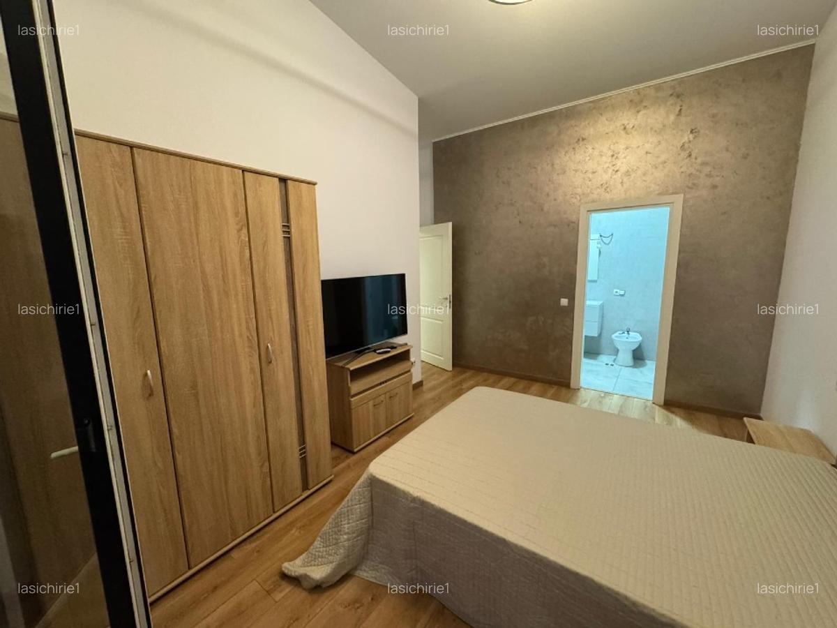 Apartament cu 4 camere Pacurari - 2