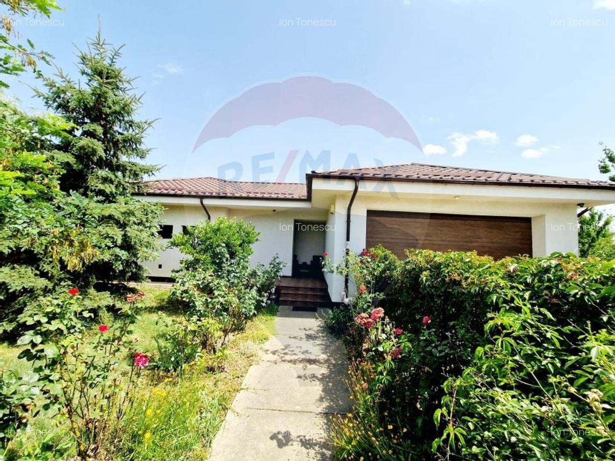 Casa / Vila cu 4 camere de vanzare - 32