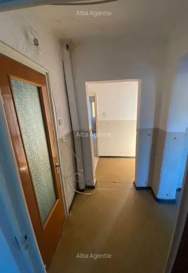 Apartament 3 camere  decomnadat , zona  Cetate - 7
