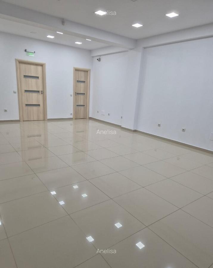 Spa?iu comercial,toate utilita?ile,2 locuri parcare, stradal - 2