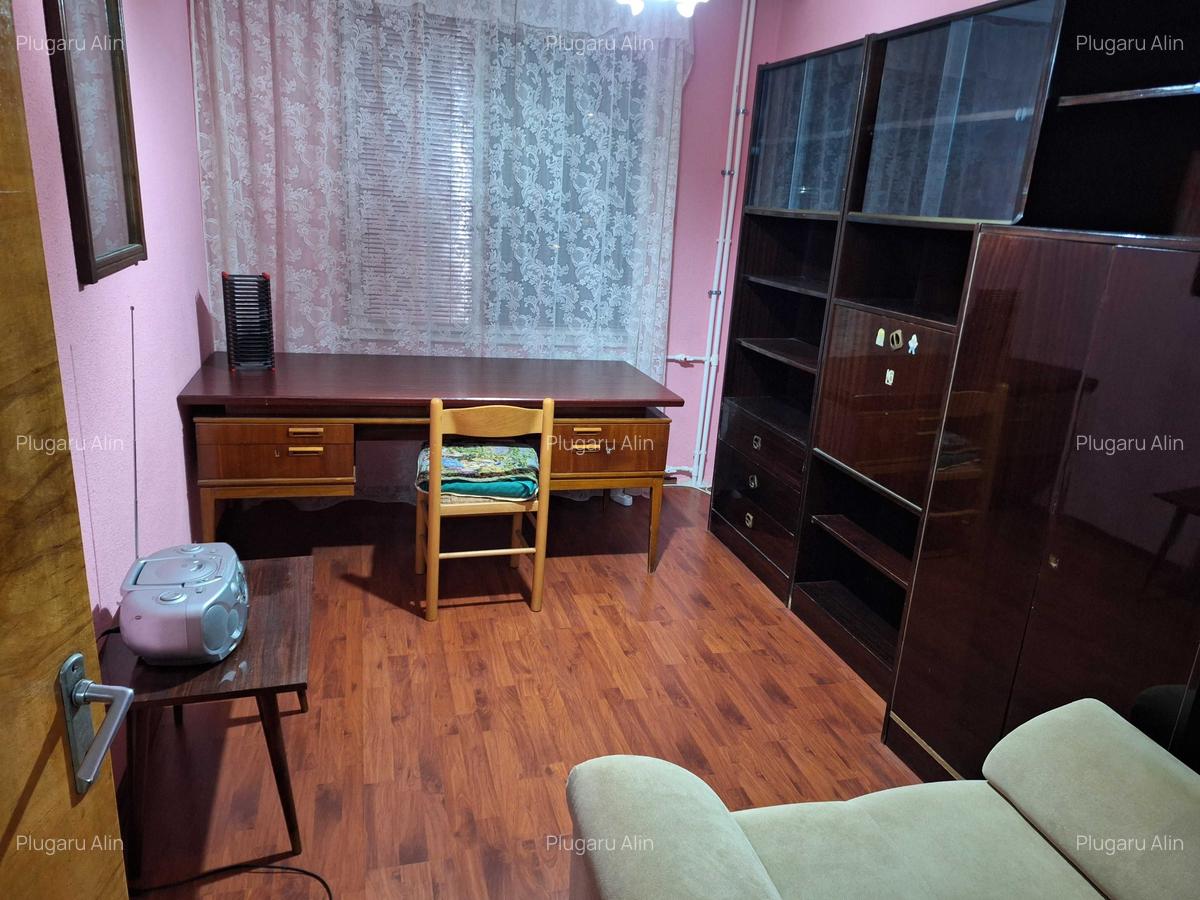 Apartament cu 4 camere semidecomandat în Teiul Doamnei - 8