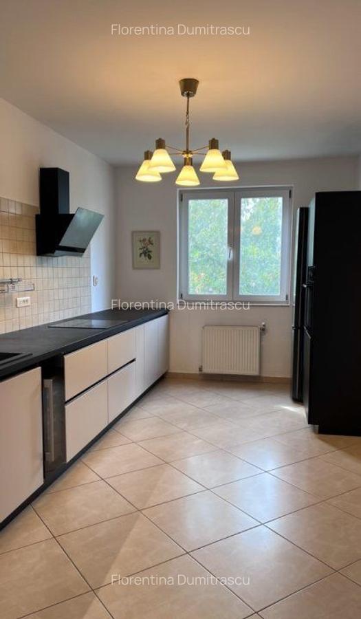 Vila Iancu Nicolae - 6 camere, curte 120mp, complex cu piscina - 6