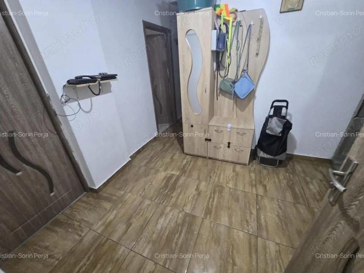 Apartament 2 camere Tudor Vladimirescu, decomandat, et. 1 - 6