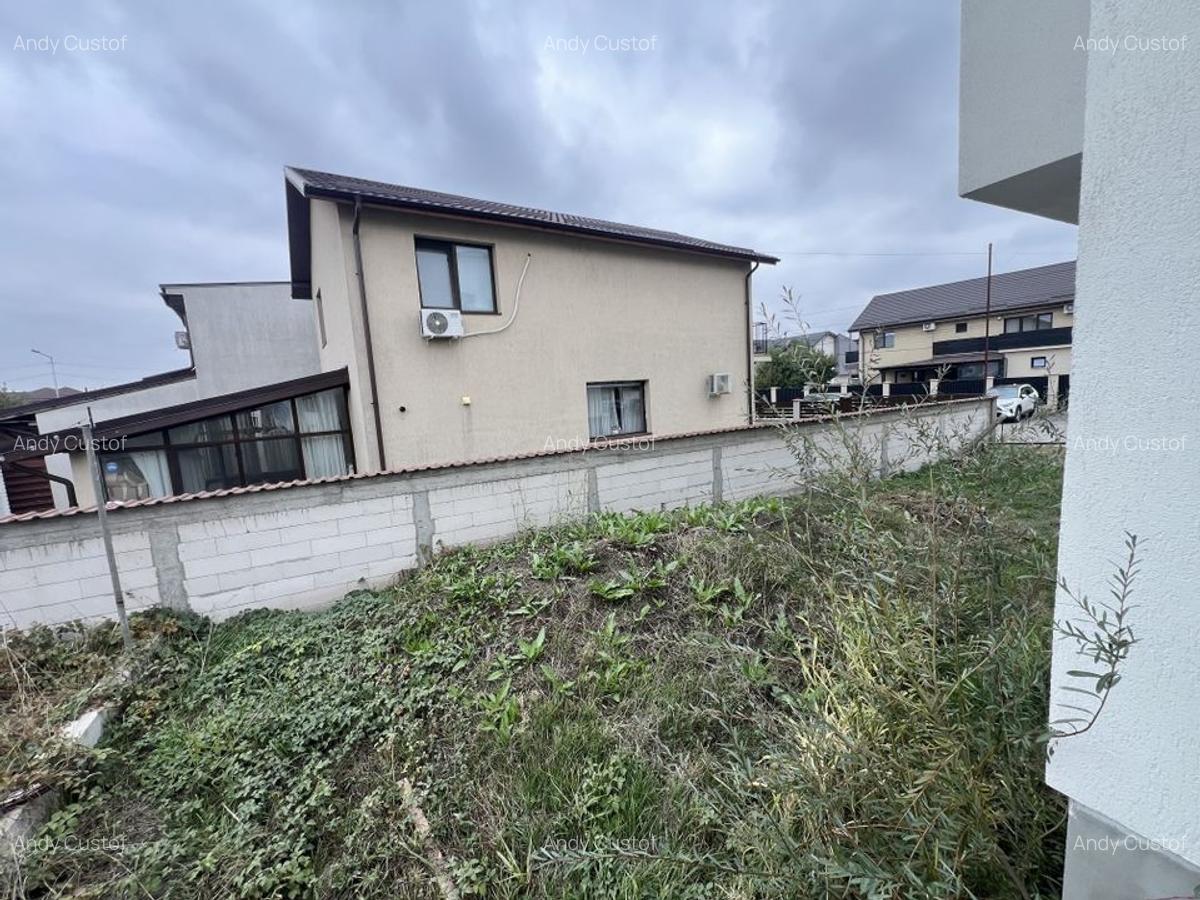 Duplex la gri 175 mp utili 58 mp demisol curte 180 mp  3 bai 3/4 dormitoare - 2