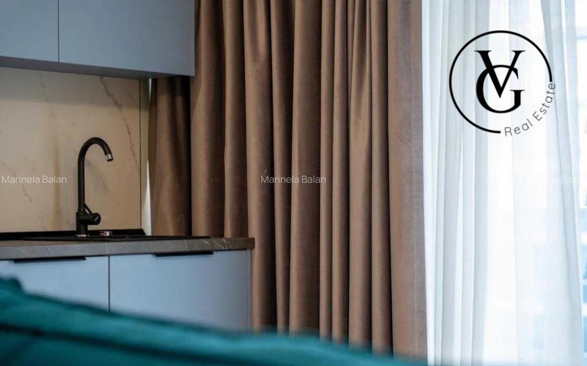 Studio de lux White Titanic - 5 Studio de lux White Titanic - 5