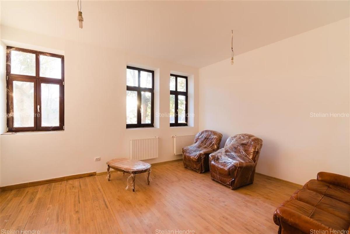 Apartament cu 2 camere decomandat în Central - 2