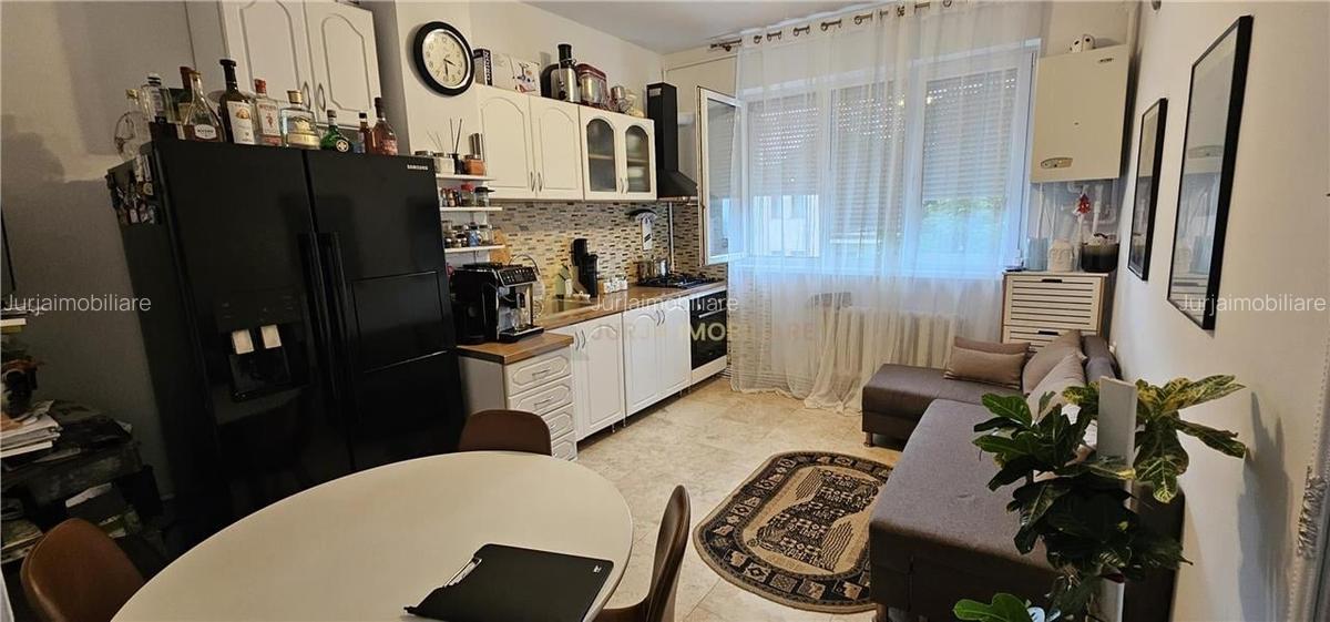 APARTAMENT 44 MP ZONA STRAZII VANATORULUI  GRUIA - 1