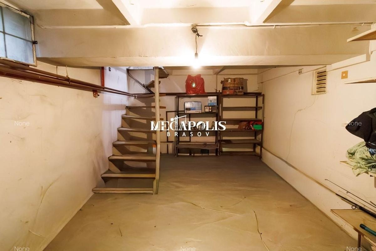 Vând apartament 2 camere Decomandat  Tractorul - 10