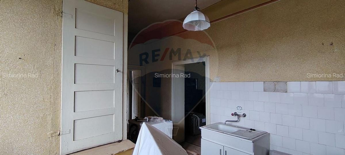 Apartament cu 4 camere de vanzare in zona Central - 1 Apartament cu 4 camere de vanzare in zona Central - 1