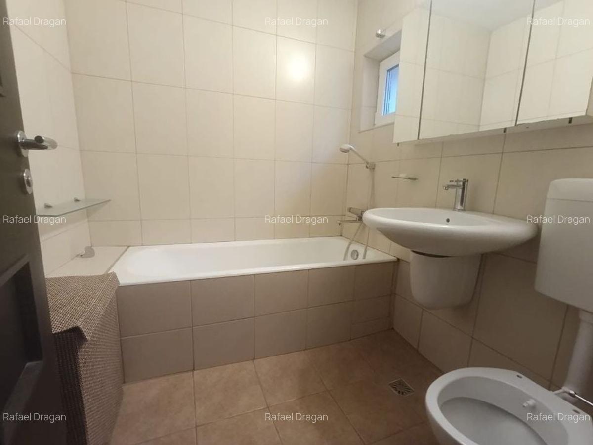 De închiriat 3 camere decomandat, 2 băi, metrou 1 Decembrie - 7