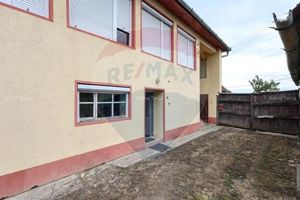 Casa spatioasa cu anexe si gradina in localitatea Ungra/Brasov - 18