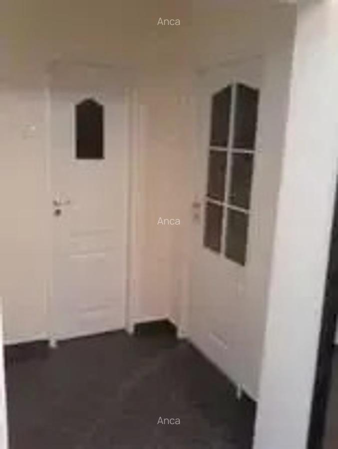 Inchiriez apartament cu 4 camere - 1