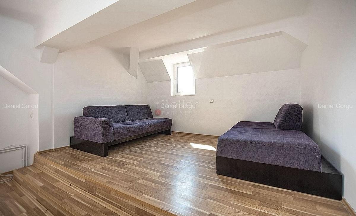 Apartament cu 3 camere decomandat în Central - 2