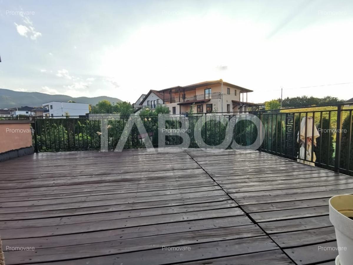 Casa de vanzare cu 4 camere decomandate si garaj in Cisnadie - 1