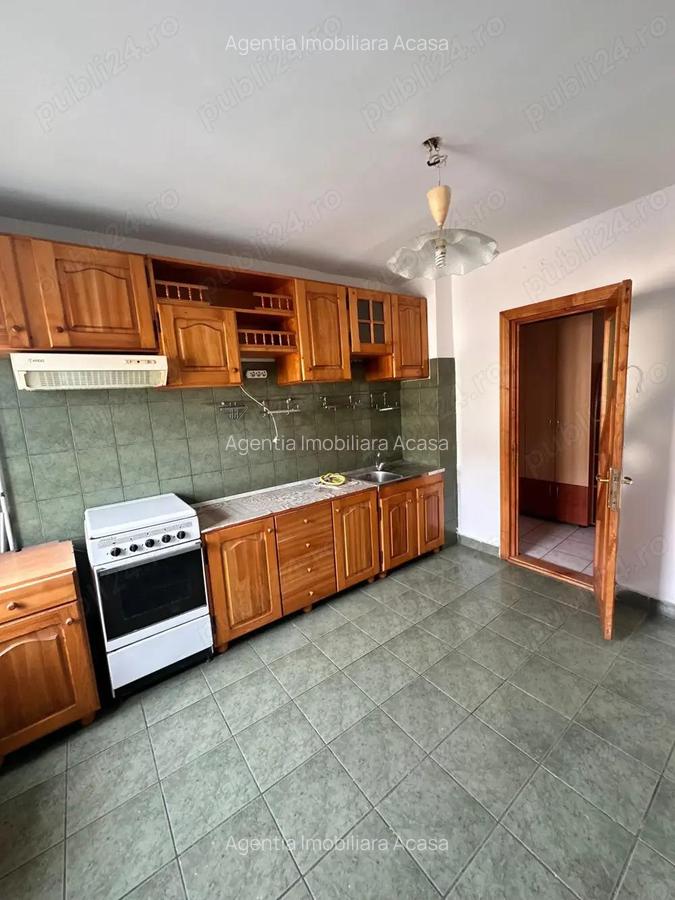 De vanzare 3 camere zona BL Roman Musat , etaj intermediar, 2 bai, boxa , 67000 euro - 1
