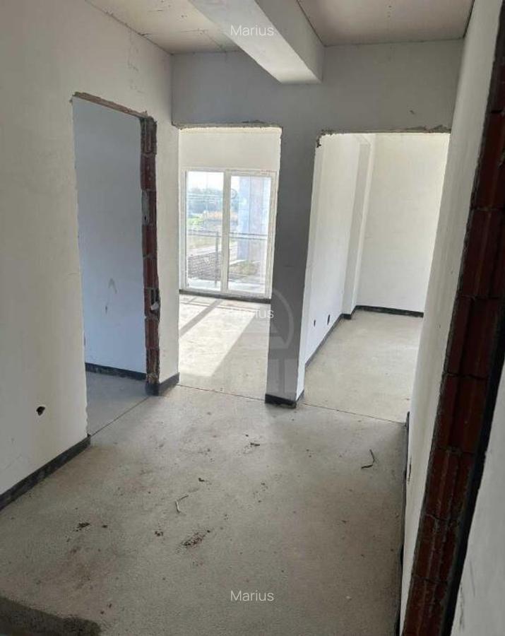 Casa individuala, semifinisata, Lona - 6