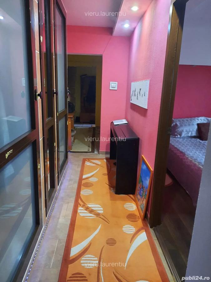 Proprietar vand apartament 3 camere str.Miori?ei - 9