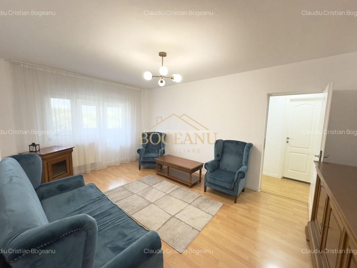 Apartament cu 3 camere semidecomandat, mobilat în Central - 2