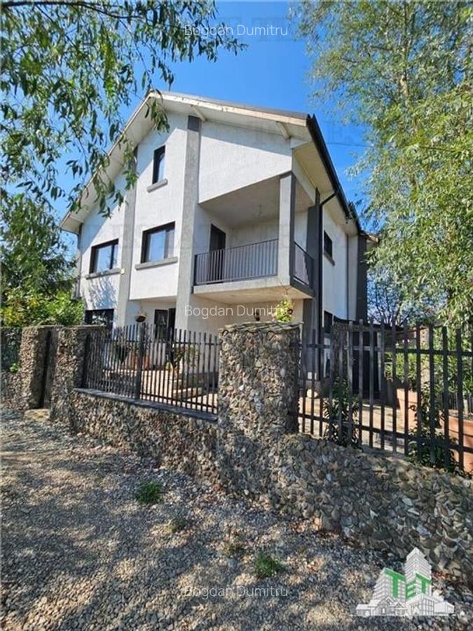 Vila superba, cu piscina, 970mp teren, D+P+E+M, gradina amenajata+pomi fructifer - 3