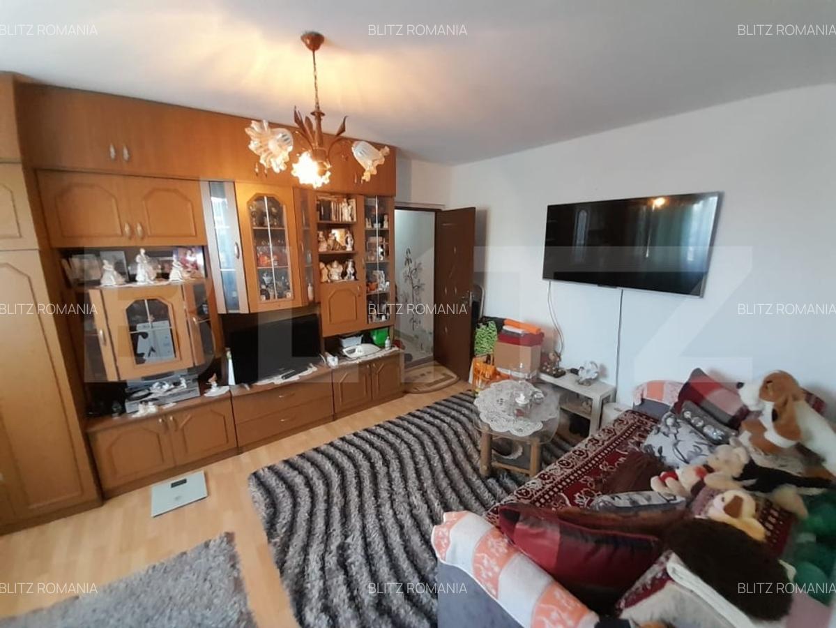 Apartament cu 2 camere, 52 mp, etaj 3, zona Decebal - 10