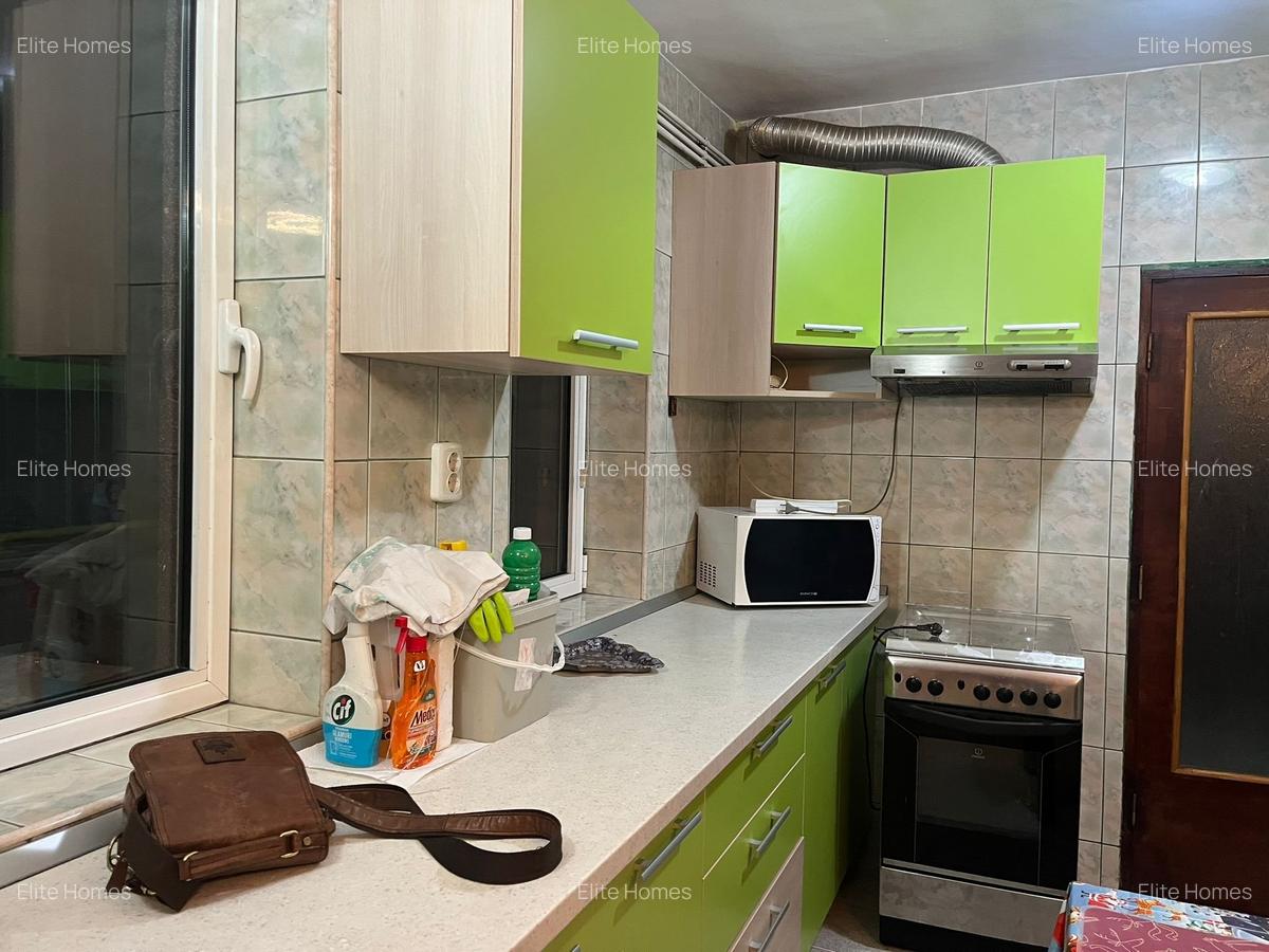 Casă cu 5 camere în 1 Mai - 15