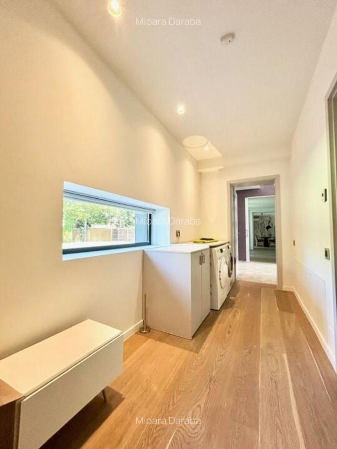 Villa with modern architecture, heated pool, 1000sqm yard, Iancu Nicolae area - 12