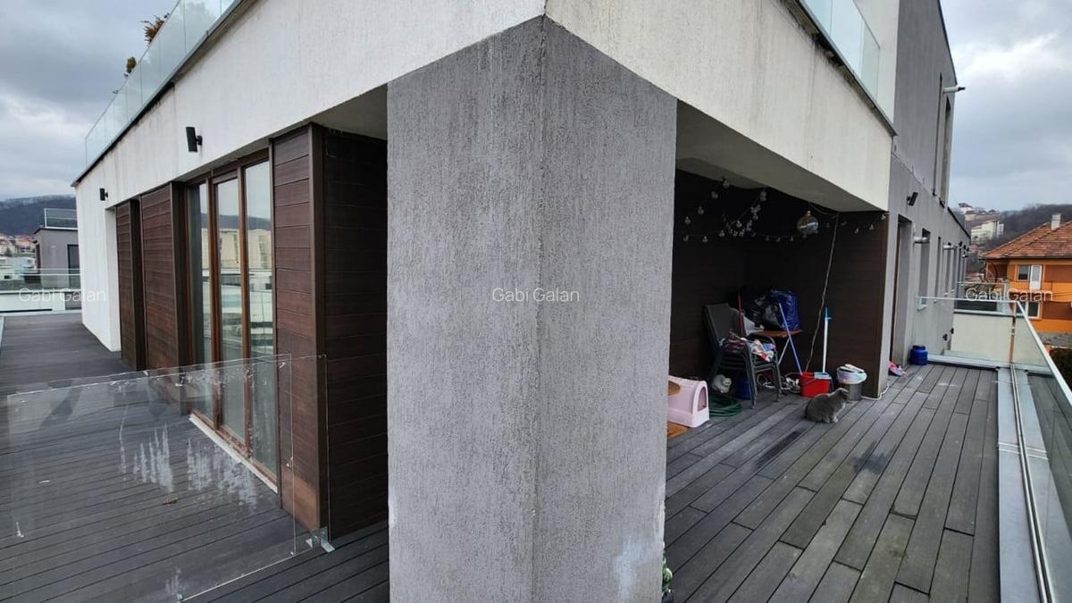 Apartament cu 3 camere decomandat, mobilat în Cetatea - 17