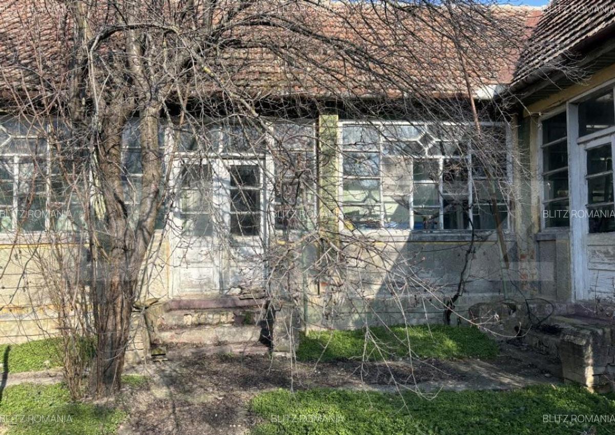 Casa pitoreasca, 4 camere, 180 mp, zona Beregsau Mare - 2