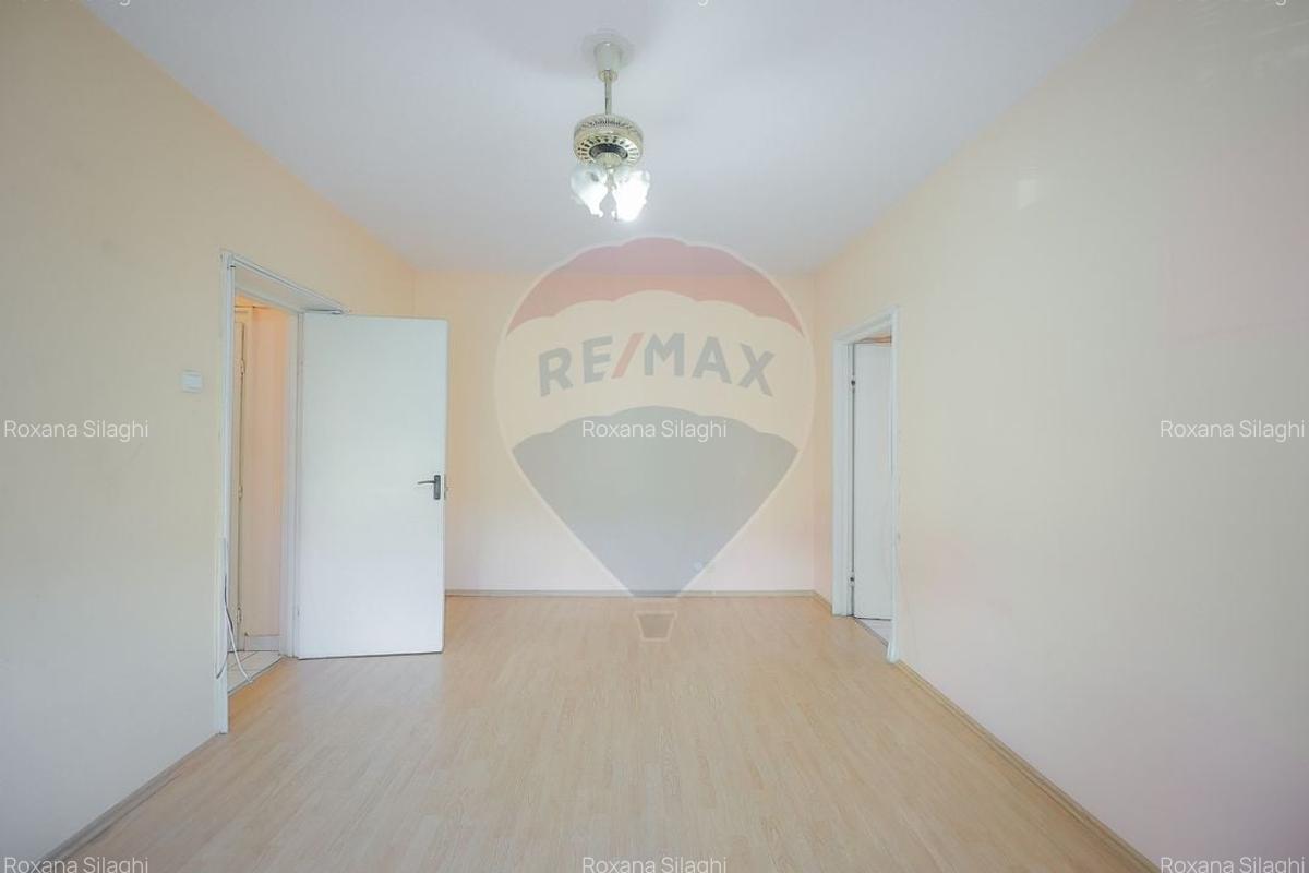 Apartament cu 3 camere de vanzare, zona Rogerius - 18