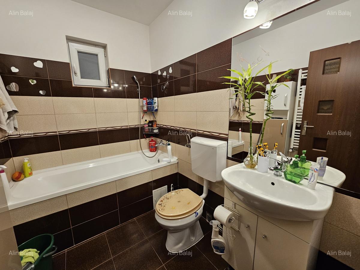 Apartament 3 camere, etajul 5, Mansardă, zona Lipovei, mobilat, comision 0% - 15