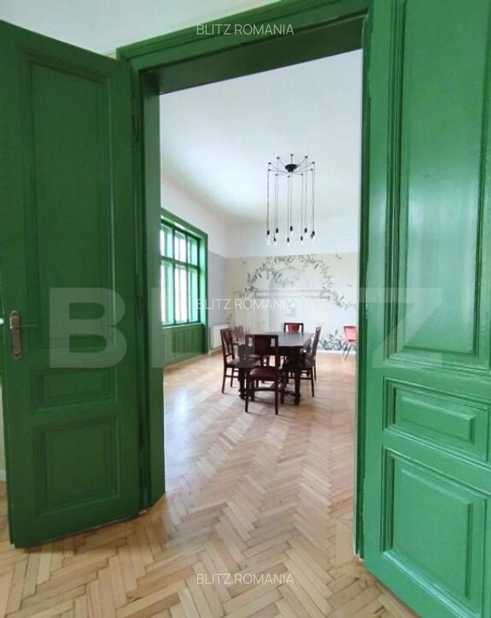 Apartament de vanzare, cu 3 camere, 100 mp, zona centrala - 1