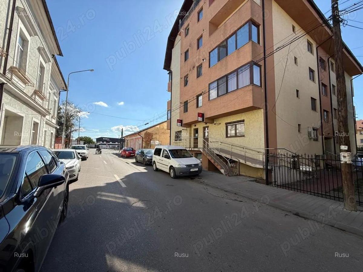 Spatiu Comercial Spitalul Vechi Radauti ! Ideal Cabinet Medical ! Direct Proprietar comision 0% - 4