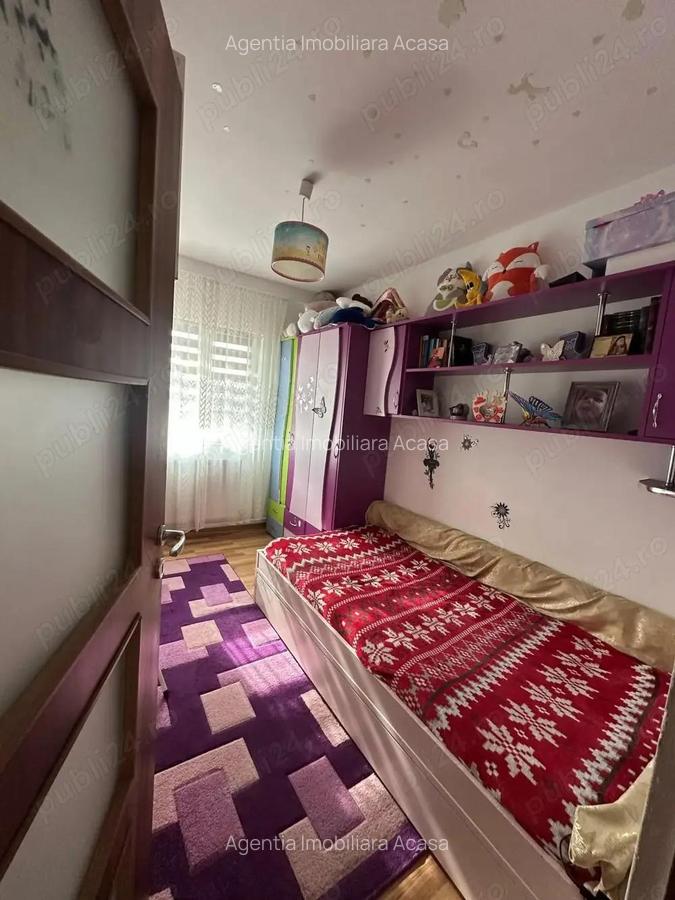 De vanzare apartament cu 4 camere, 2 balcoane, 2 boxe, etajul 2 - 7