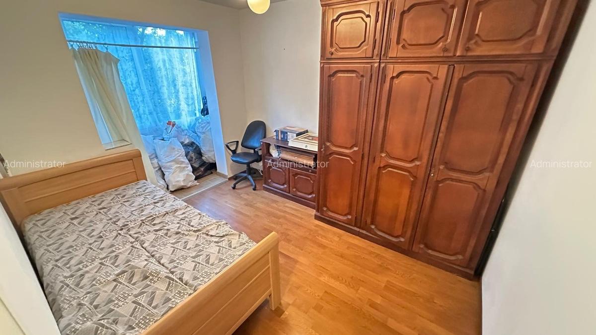 De vanzare apartament 3 camre Dacia parter inalt - 7