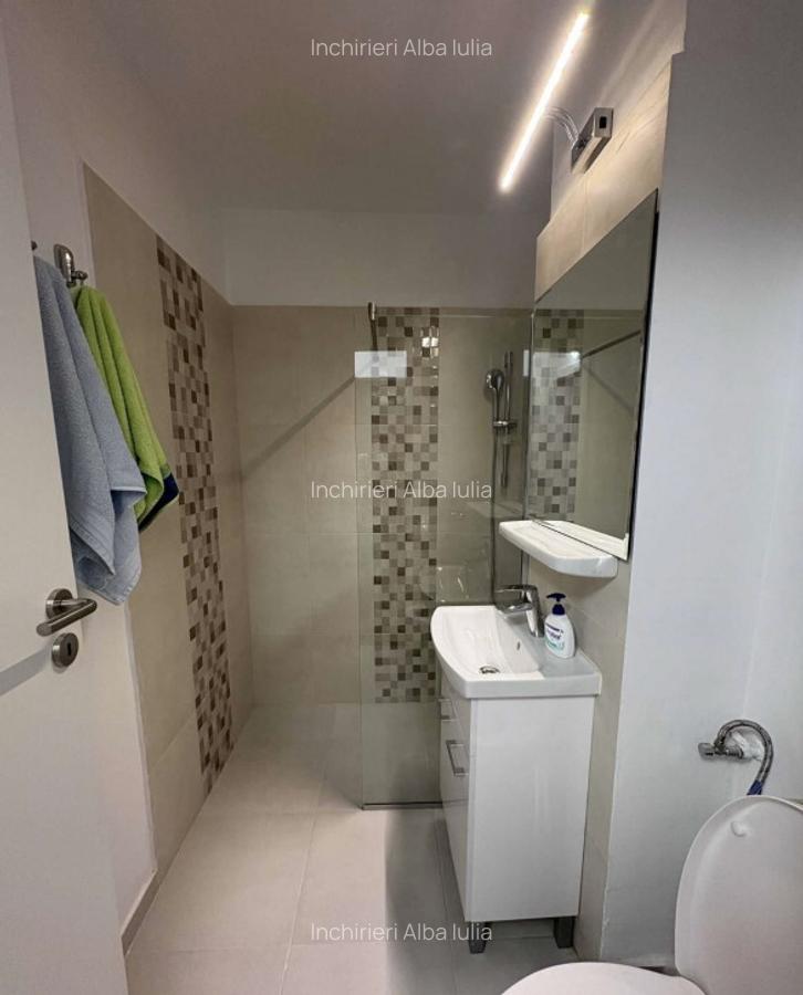 Apartament cu 3 camere, decomandat, Centru - 4