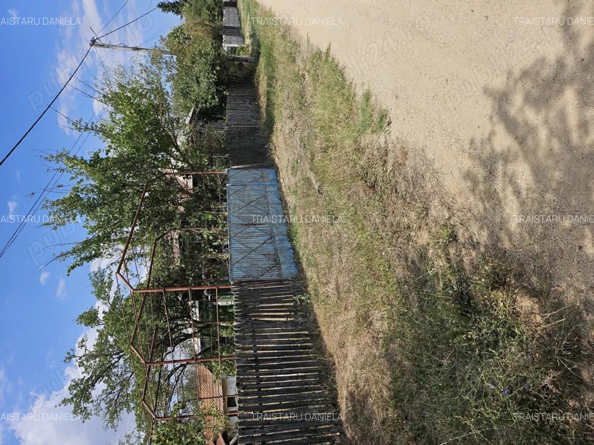 Gospodarie cu 2 case Comuna Trivale Mosteni, sat , la 30 km de Alexandria, jude?ul Teleorman 20 000 - 2