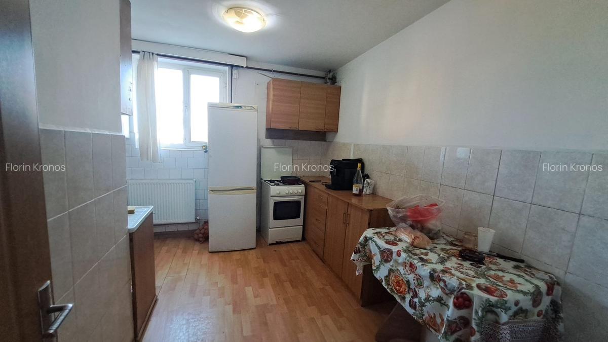 AGIGEA, 3 CAMERE DECOMANDAT 2 BAI, CENTRALA GAZ, 70 MP. PARCARE, BOXA - 23