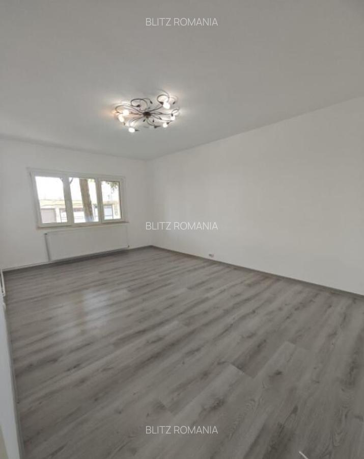 Apartament spa?ios,de vanzare, 3 camere, 98 mp, zona Petru - 1